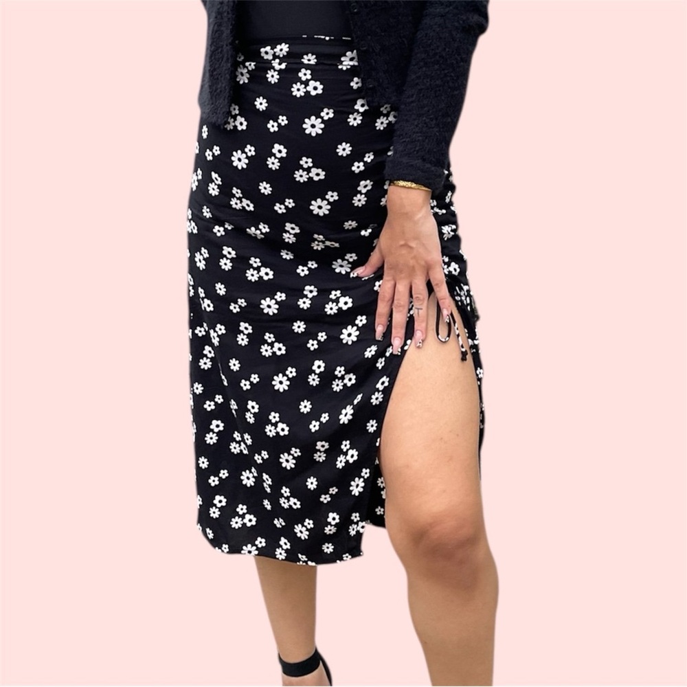 Hollister Black Floral Midi High-waisted Skirt with Leg Slit